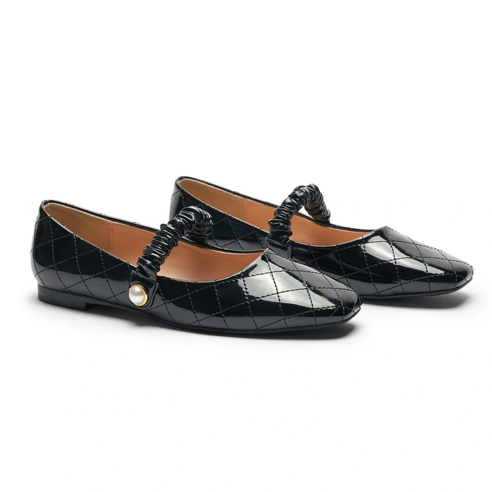 NIB Women’s C. Paravano $128 MSRP Black Patent Quilted Ballet Flats Size 7.5 - Picture 3 of 13